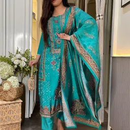 DIVASTRI Women Ethnic Motifs Printed Calf Length Regular Kurta with Trousers & Dupatta-picture-19