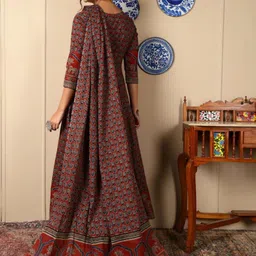 Charnest Women Coconut Ethnic Motifs Printed High Slit Anarkali Kurta Set & Dupatta image 5