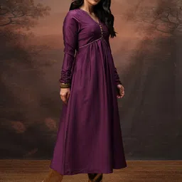 Vishudh Gotta Patti Empire V-Neck A-Line Kurta image 4