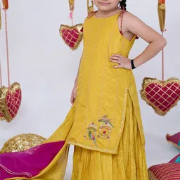 Vivedkids Girls Floral Embroidered Regular Sequinned Kurta with Sharara image 2