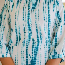 Lookmark Women Dyed Regular Kurta with Trousers image 5