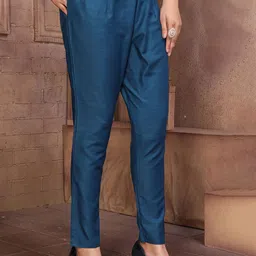 DIVASTRI Floral Embroidered Straight Thread Work Kurta With Trousers And Dupatta image 4