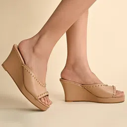 SKO Textured Wedge Pumps with Laser Cuts image 4