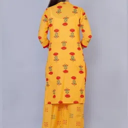 PAHAL ATTIRE Women Yellow Printed Cotton Blend Kurta & Palazzos image 3