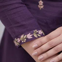 FAST FASHIONS Women Floral Embroidered Regular Thread Work Kurta with Trousers & With Dupatta image 2