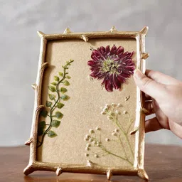 BEHOMA Gold-Toned Metal Table Photo Frame image 5