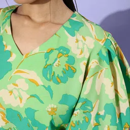 her by invictus Lushy Green V-Neck Floral Print Once Upon A Sleeve Top image 2