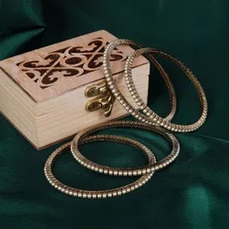 SALONI FASHION JEWELLERY Set of 4 Gold-Plated Alloy Pearls-image-43