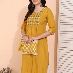 Moda Rapido Women Embroidered Pastels Kurta image 2