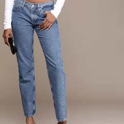 Calvin Klein Jeans Women Pure Cotton Straight Fit Low-Rise Light Fade Jeans-picture-40