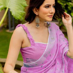 KALINI Floral Printed Saree With Blouse Piece image 2