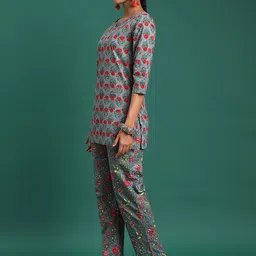 Sangria Printed Pure Cotton Three Quarter Sleeve Tunic & Trouser Co-Ords image 4