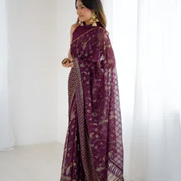 HMP Fashion Floral Printed Zari Saree image 3