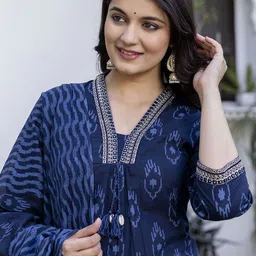 Pistaa Floral Printed V-Neck Pure Cotton A-Line Kurta With Palazzos AndDupatta image 4