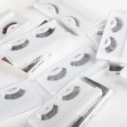 Miss Claire Eyelashes - L113 image 4