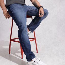 WROGN Men Relaxed Fit Light Fade Stretchable Jeans-picture-11