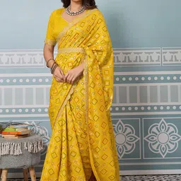 PBS PRINTS Sequinned Silk Blend Heavy Work Bandhani Saree image 4