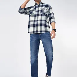 SF JEANS by Pantaloons Men Slim Fit Low Distress Heavy Fade Jeans image 5