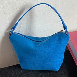 StyleCast x Revolte Half Moon Sling Bag-picture-16