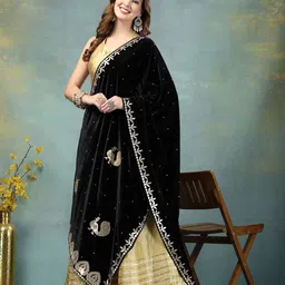 Clora Creation Ethnic Motifs Embroidered Gotta Patti Velvet Dupatta image 3