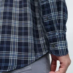 Parx Men Modern Slim Fit Checked Casual Shirt image 2