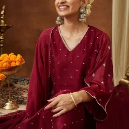 Janasya Women Floral Embroidered Regular Gotta Patti Kurta with Trousers & With Dupatta image 5