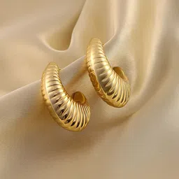 SOHI Contemporary Hoop Earrings image 4