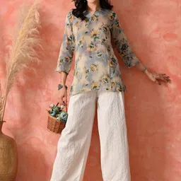 HARIKS Floral Printed V-Neck Top With Palazzos Co-Ords image 4