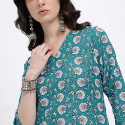 Anouk Rustic Floral Printed V-Neck Straight Kurti image 2