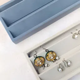 La Trove Grey Reusable Jewellery Organiser image 5