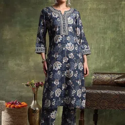 Nayam By Lakshita \Floral Printed Notch Neck Thread Work Pashmina Woollen Kurta & Palazzo-picture-19