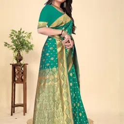 kevami fashion Kevami Women Green Silk Blend Banarasi Saree image 3