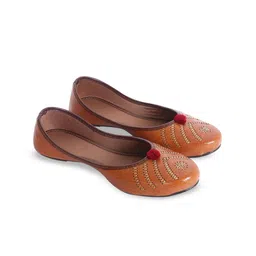 DFR Women Colourblocked Mojaris Flats-image-86