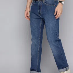 Levis Men 505 Straight Fit Heavy Fade Stretchable Jeans image 4