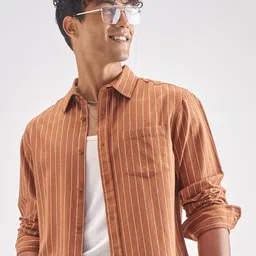 HIGHLANDER Men Vertical Stripes Striped Spread Collar Shirt-image-0