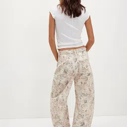 KPOP Women Floral Printed Regular Fit Trousers image 3