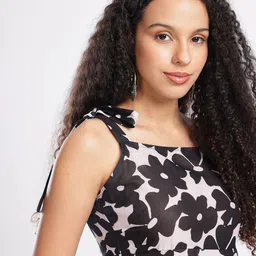 fusion by glitchez Floral Printed Square Neck Top & Harem Pant image 5