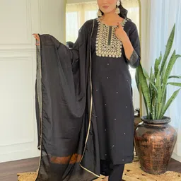 Navlik Floral Embroidered Thread Work Straight Kurta With Trousers & Dupatta image 1