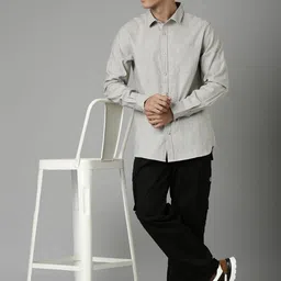 Mast & Harbour Men Standard Fit Solid Spread Collar Cotton Casual Shirt image 4