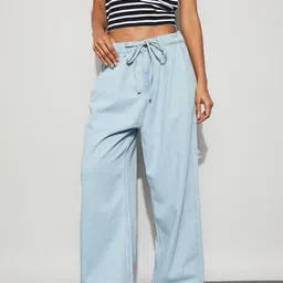 Ginger by Lifestyle Women Wide Leg Mid-Rise Light Fade Stretchable Jeans image 4