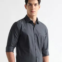 Arrow Men Textured Spread Collar Cotton Formal Shirt image 5