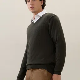 Raymond Men Solid V-Neck Ribbed Pullover Sweater image 5