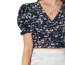 Fashion Care Women Floral Printed Fitted Crop Top image 3