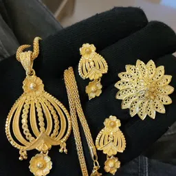 niva fashion Gold-Plated Floral Pendants with Chains-image-2
