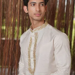 HILO DESIGN Kanjivaram Yoke Design Mandarin Collar Pure Silk Kurta & Dhoti Pants image 5