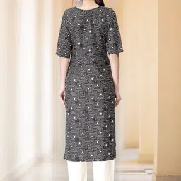 7Threads Women Printed Regular Kurta with Trousers image 4