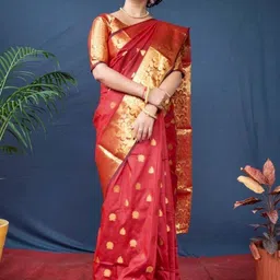 Vovar Ethnic Motifs Zari Silk Blend Handloom Saree-picture-25