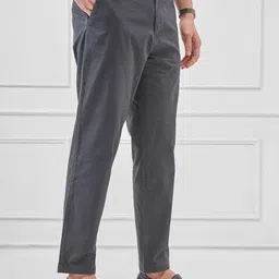 HIGHLANDER Men Solid Relaxed Fit Regular Trousers image 2