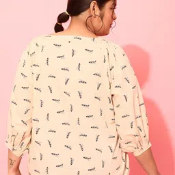 CURVY STREET Plus Size Floral Printed Square Neck Crepe Top image 4