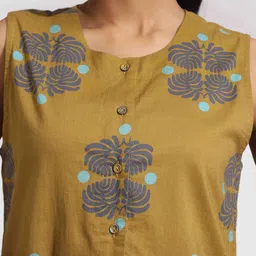 trueBrowns Green Printed Cotton Top & Trousers Co-Ord Set image 5